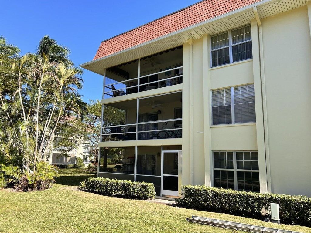 Photo of 5580 W Tamberlane Circle #235, Palm Beach Gardens, FL 33418 (MLS # B26014952)
