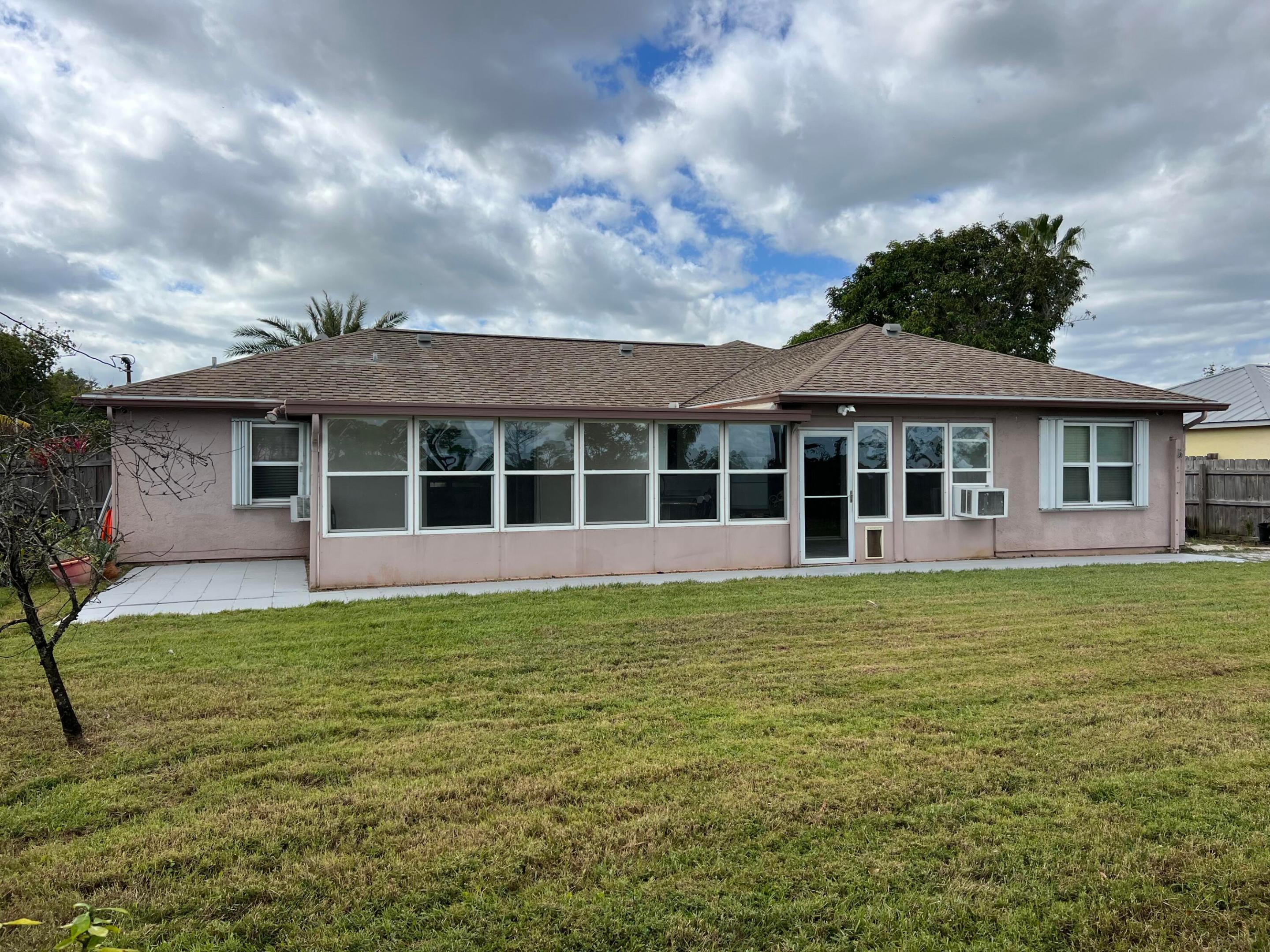 PORT ST LUCIE SECTION 62 - Residential Lease