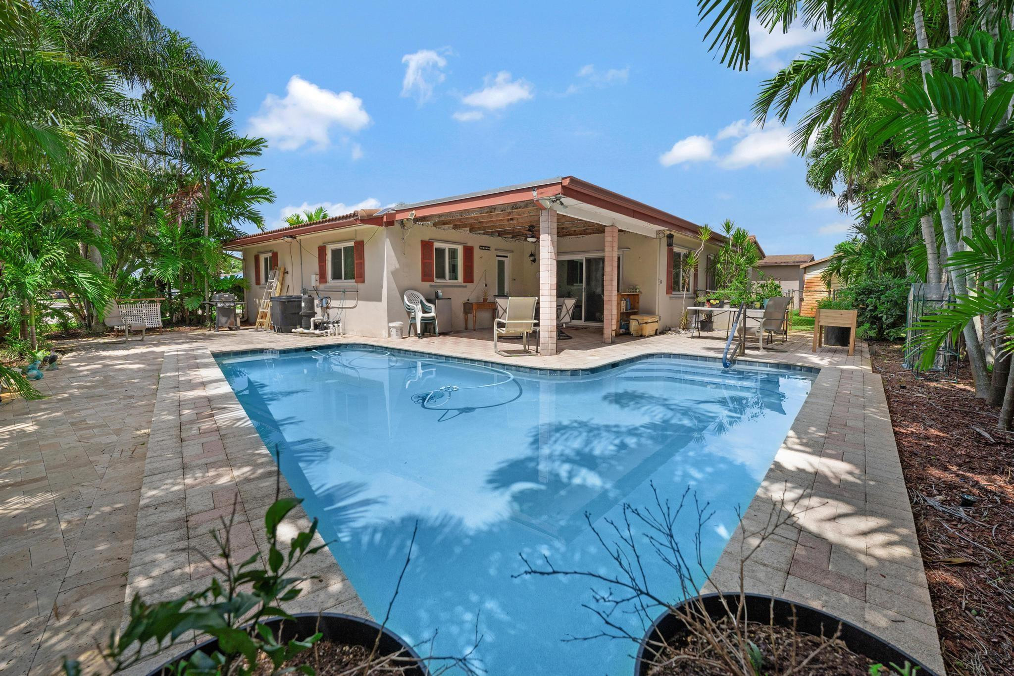 Pembroke Lakes Sec 5 94-1 - Residential