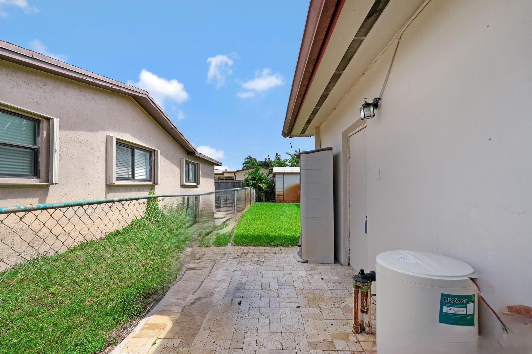 Pembroke Lakes Sec 5 94-1 - Residential