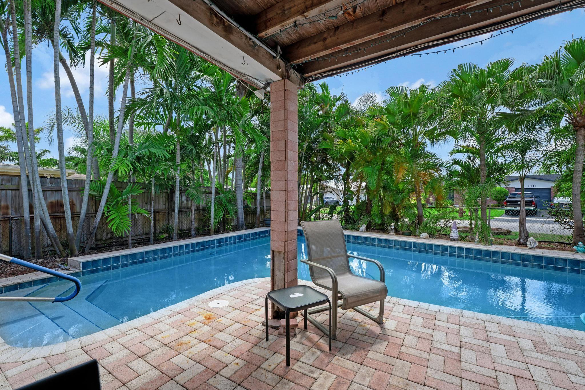 Pembroke Lakes Sec 5 94-1 - Residential