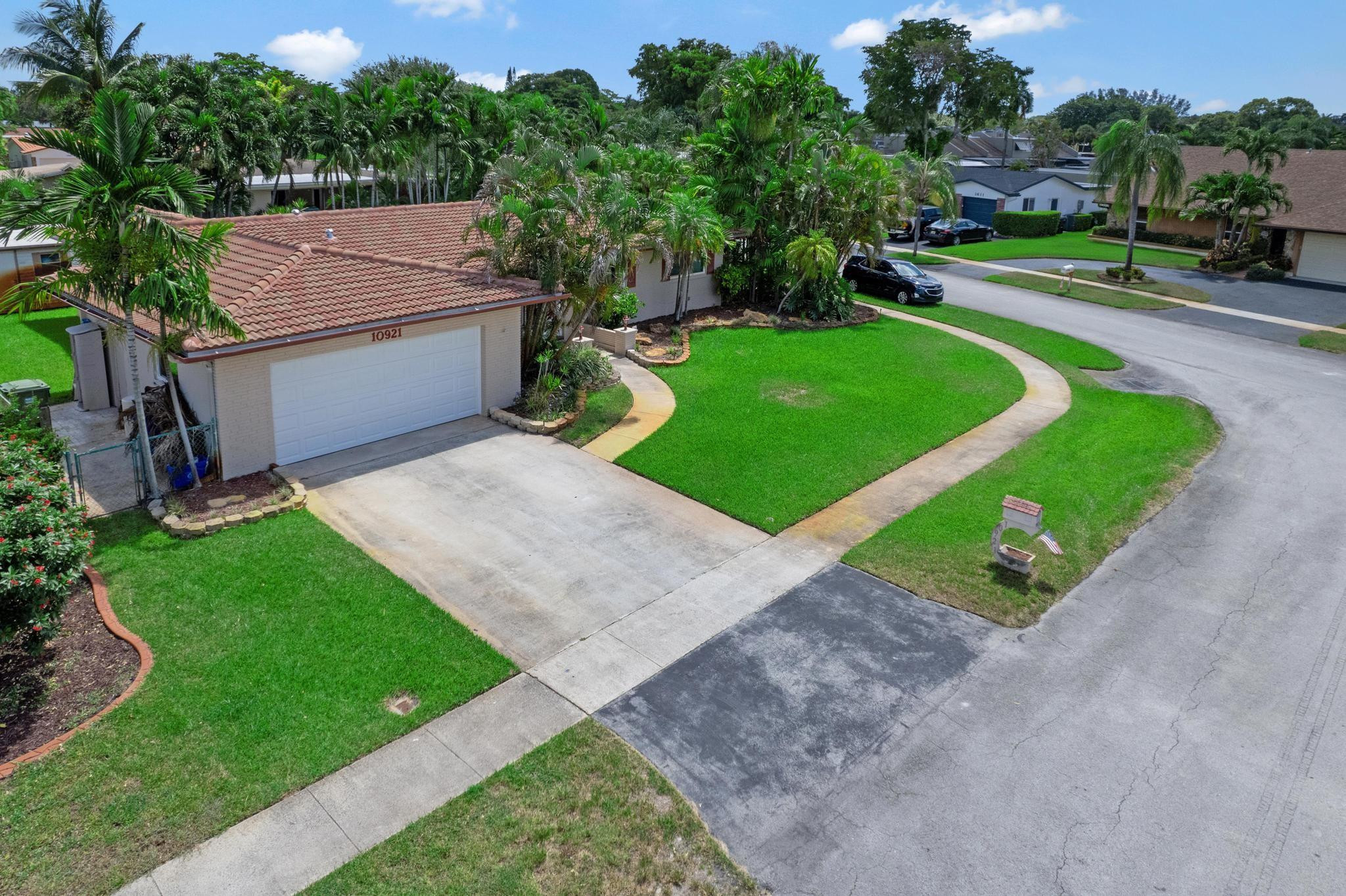 Pembroke Lakes Sec 5 94-1 - Residential