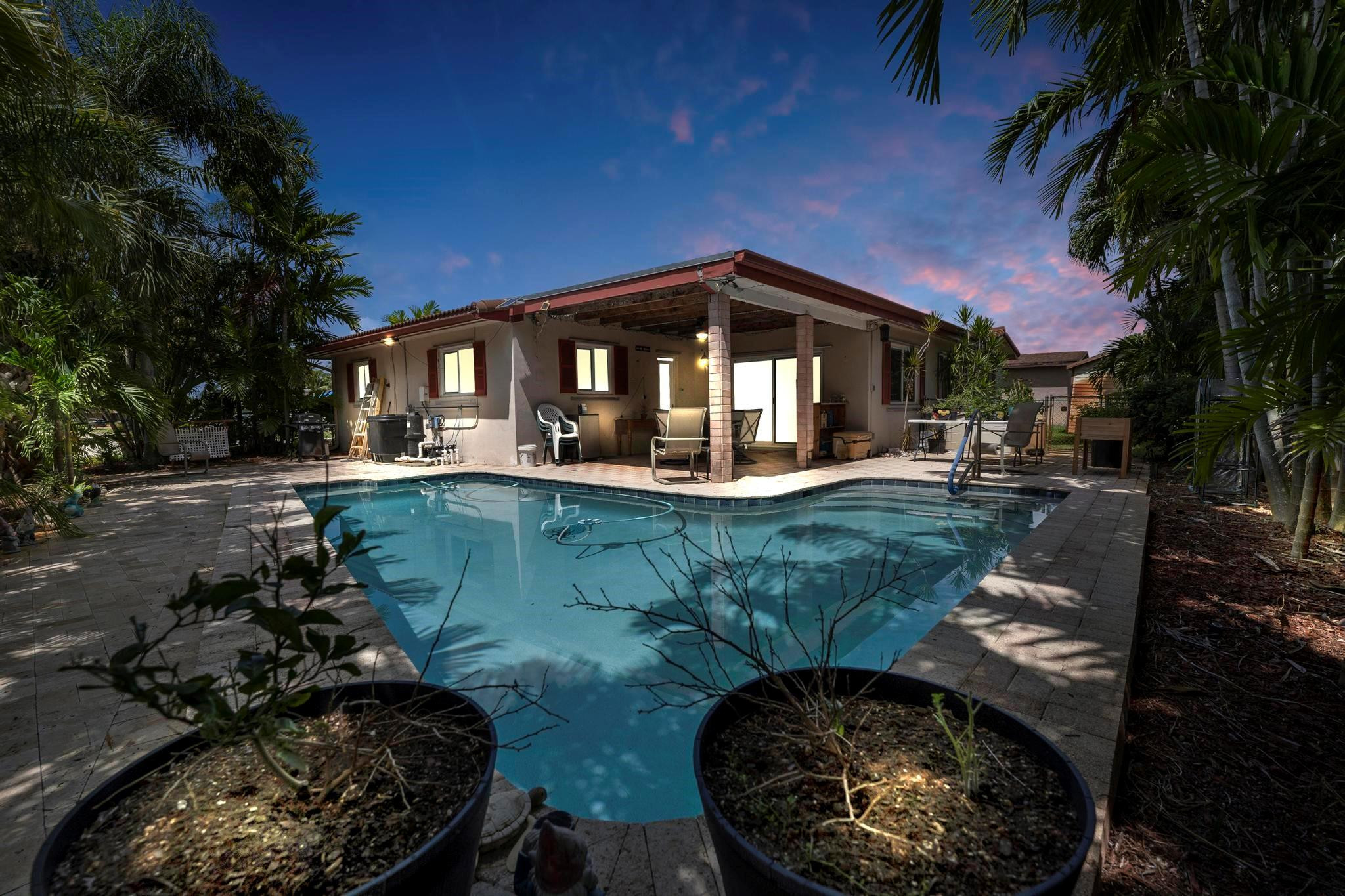 Pembroke Lakes Sec 5 94-1 - Residential