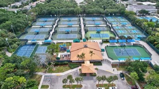 MIZNER LAKE ESTATES - Residential