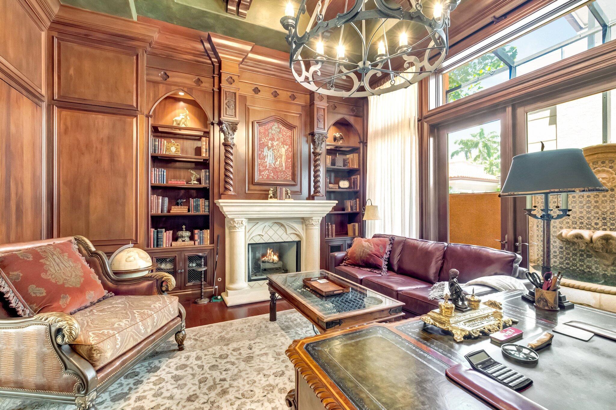 MIZNER LAKE ESTATES - Residential