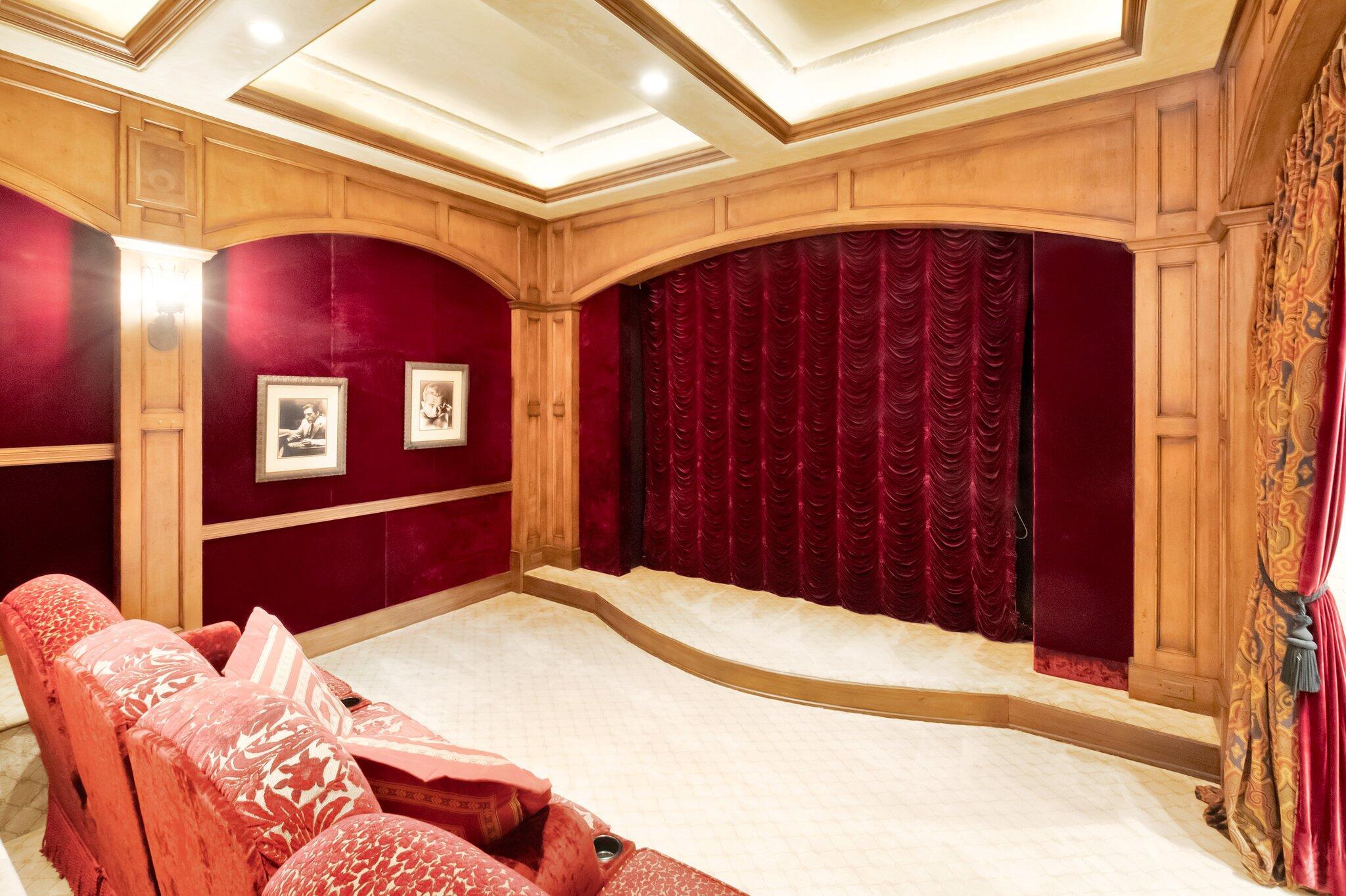 MIZNER LAKE ESTATES - Residential