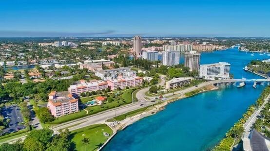 MIZNER LAKE ESTATES - Residential