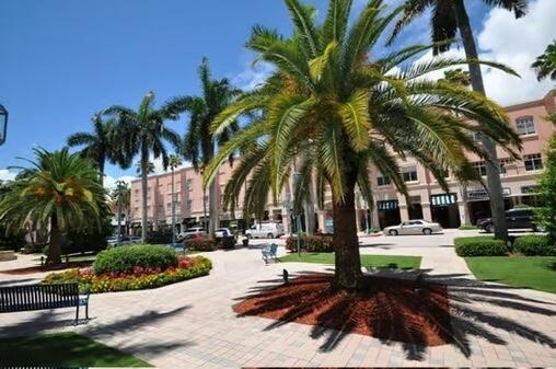 MIZNER LAKE ESTATES - Residential