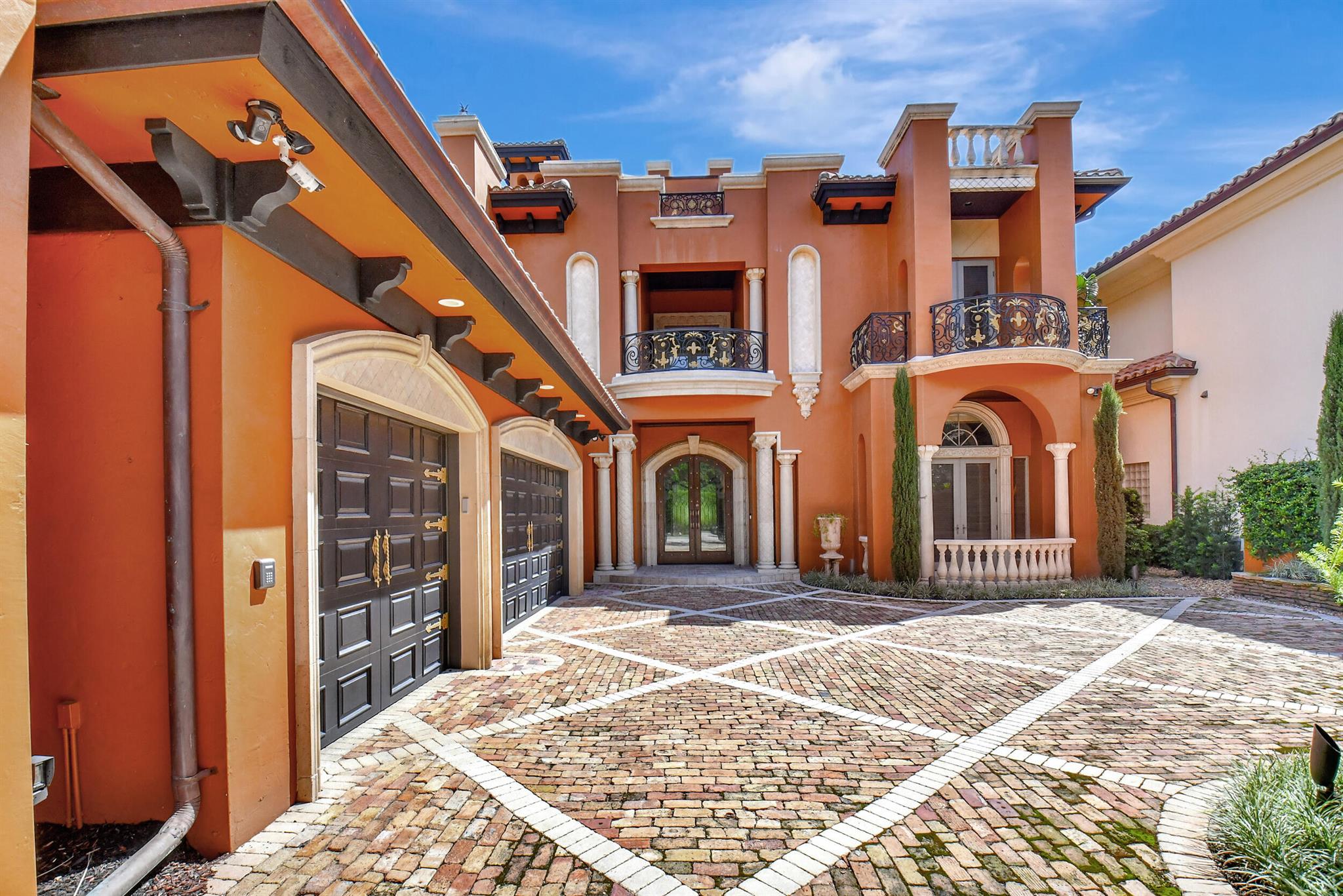 MIZNER LAKE ESTATES - Residential