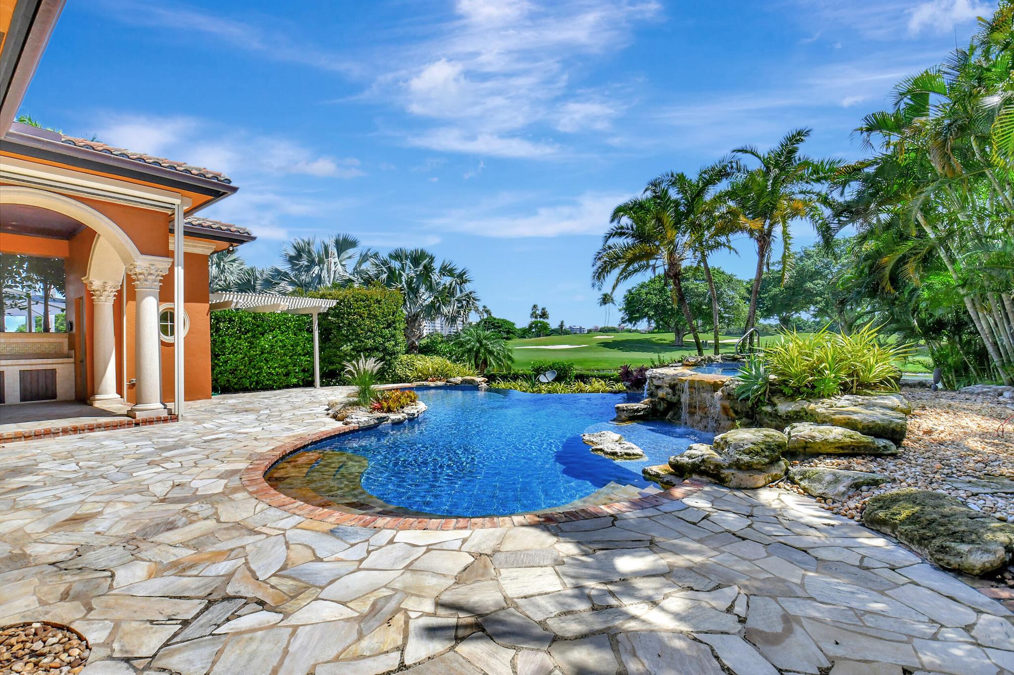 MIZNER LAKE ESTATES - Residential