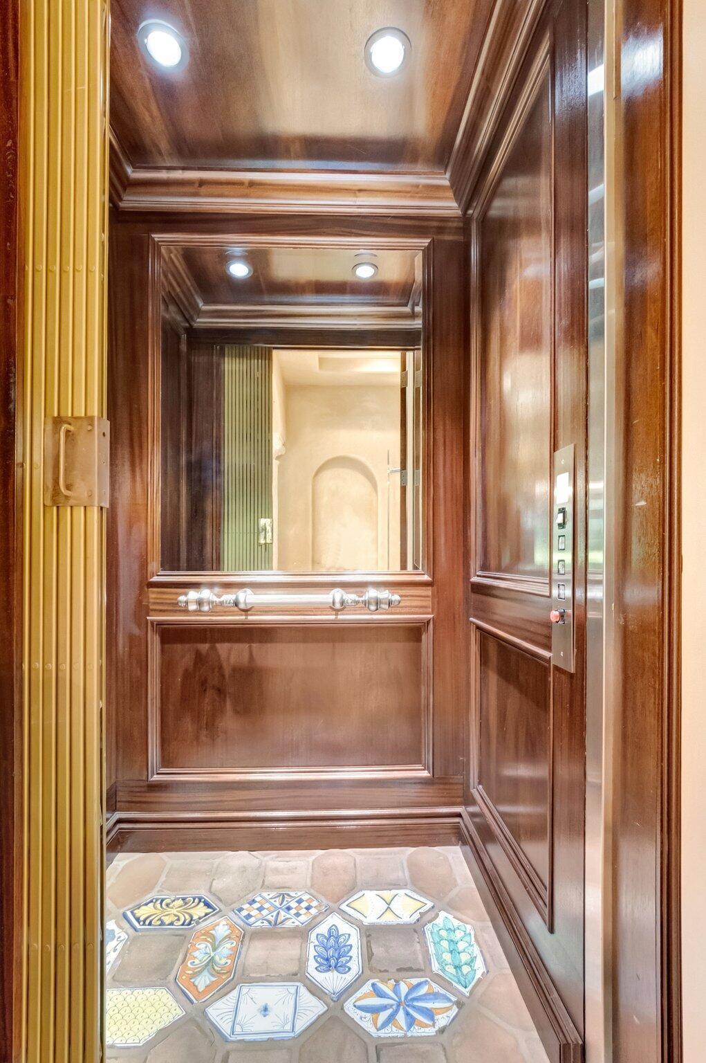 MIZNER LAKE ESTATES - Residential