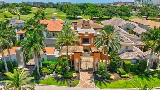 MIZNER LAKE ESTATES - Residential