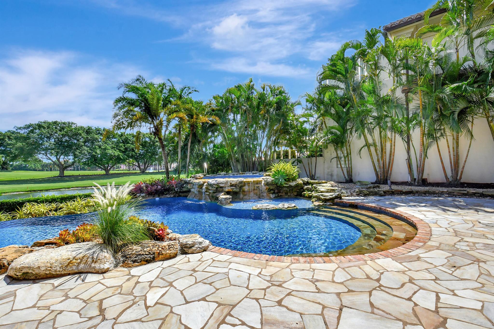MIZNER LAKE ESTATES - Residential