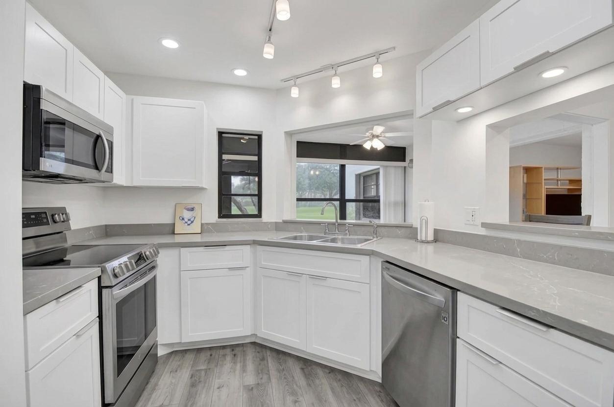 COVES AT PARKWALK CONDO - Residential