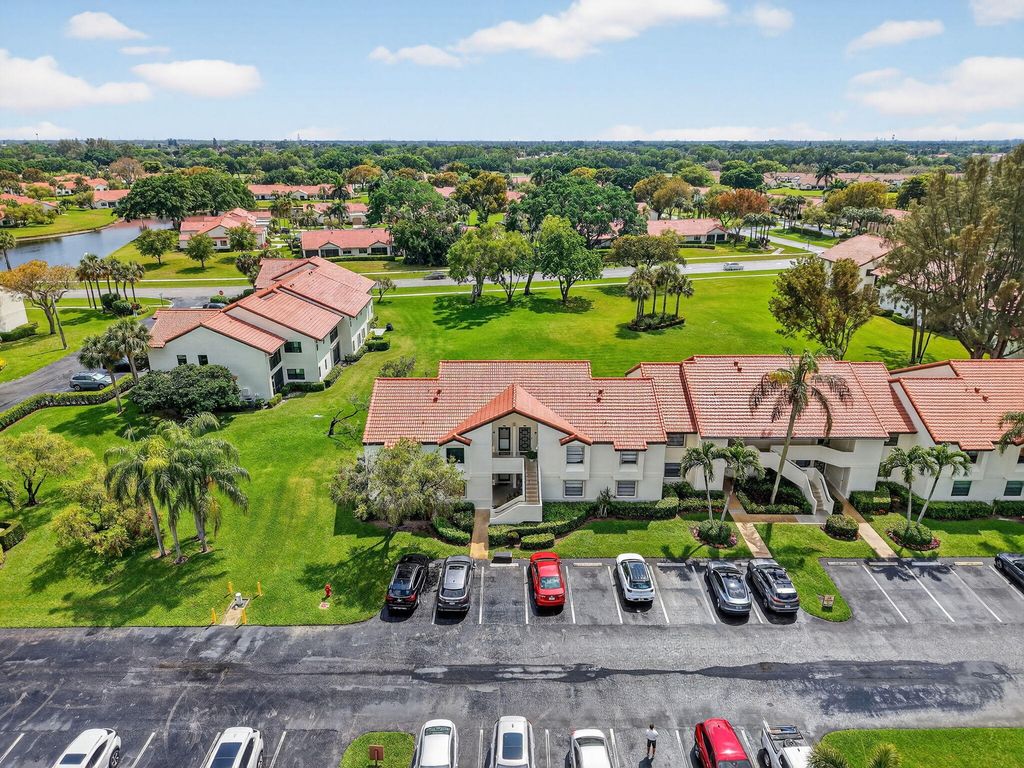 Photo of 6069 Parkwalk Drive, Boynton Beach, FL 33472 (MLS # B26026566)