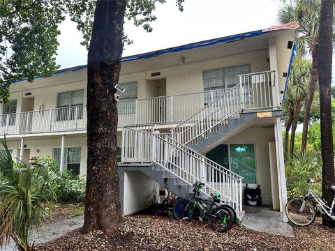 2518 Riverside Dr 2518 Coral Springs FL 33065
