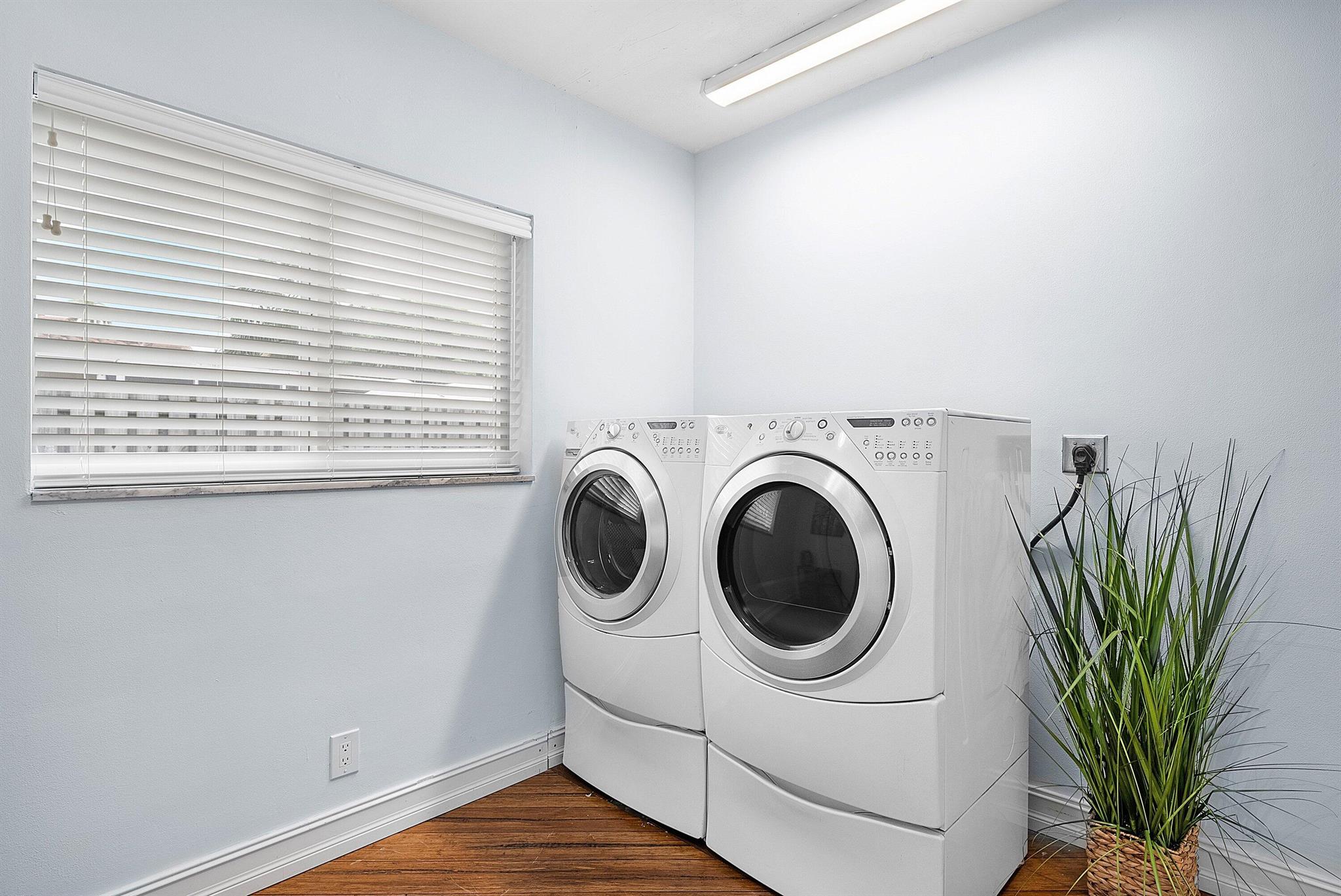 BOCA RATON SQUARE 17 - Residential