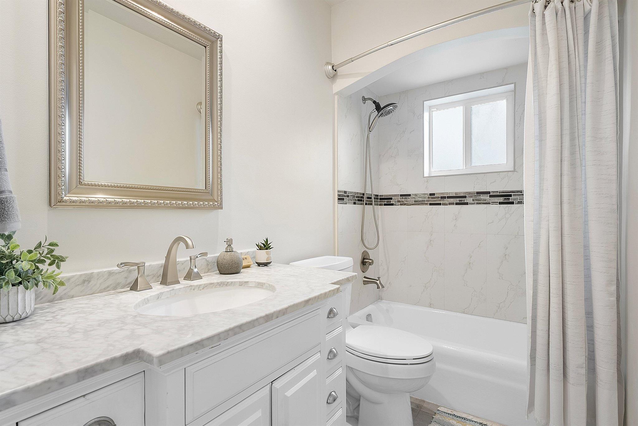 BOCA RATON SQUARE 17 - Residential