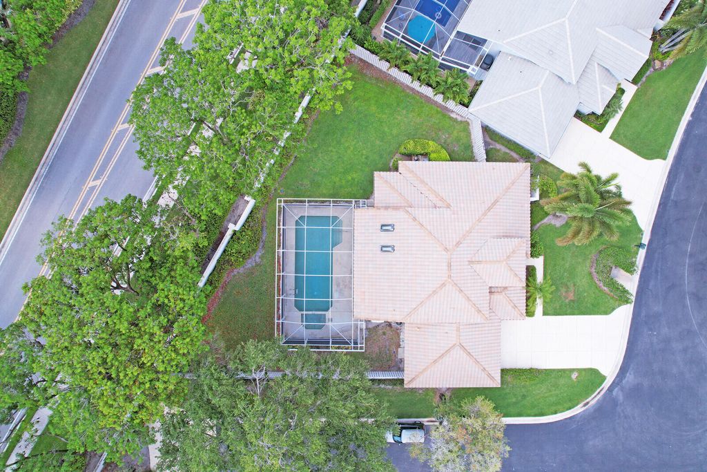 Photo of 135 Eagleton Court, Palm Beach Gardens, FL 33418 (MLS # R11094333)