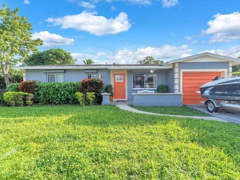 A home in Lauderdale Lakes