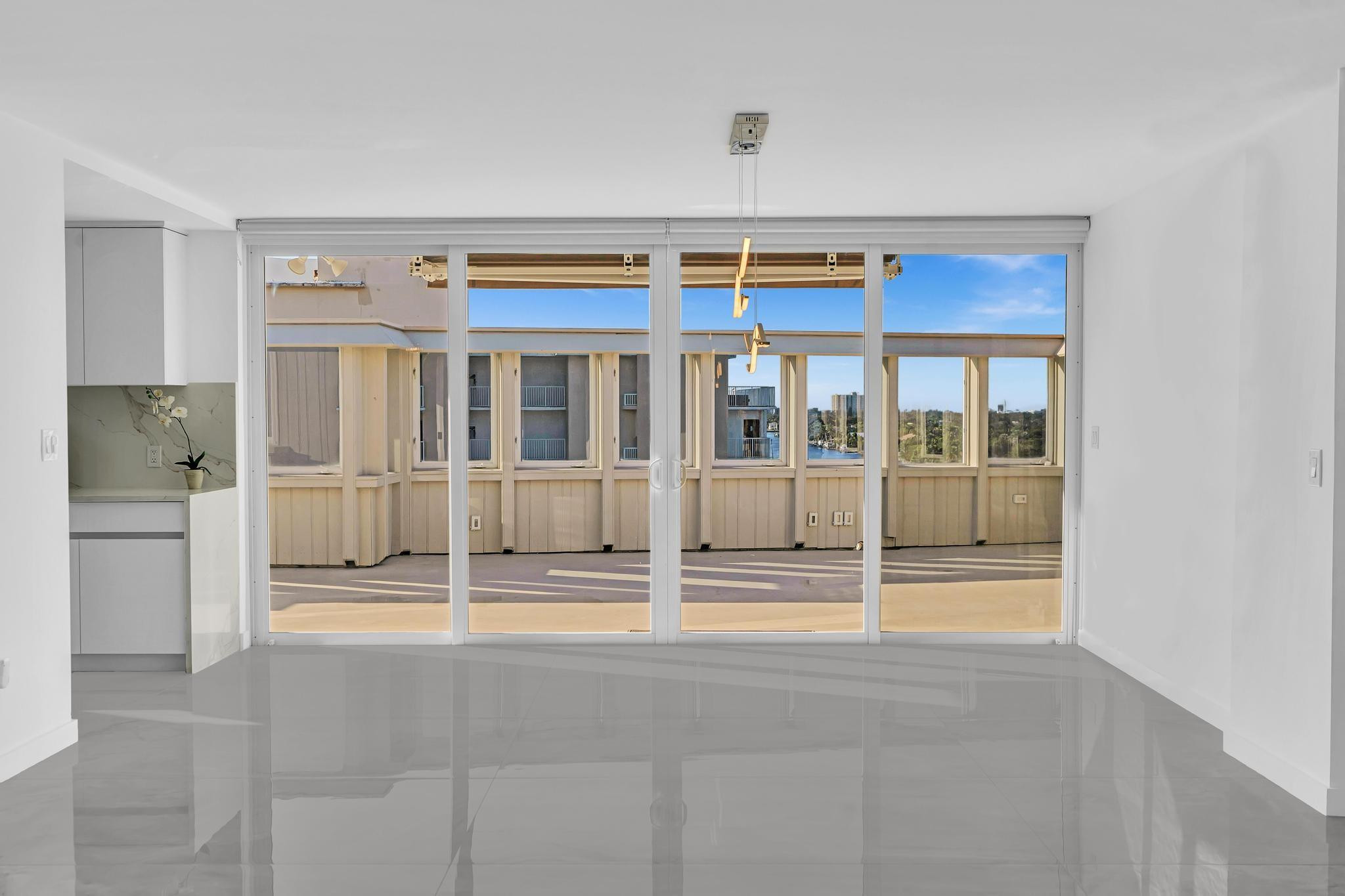 HARBOR HOUSE APT CO-OP - Residential