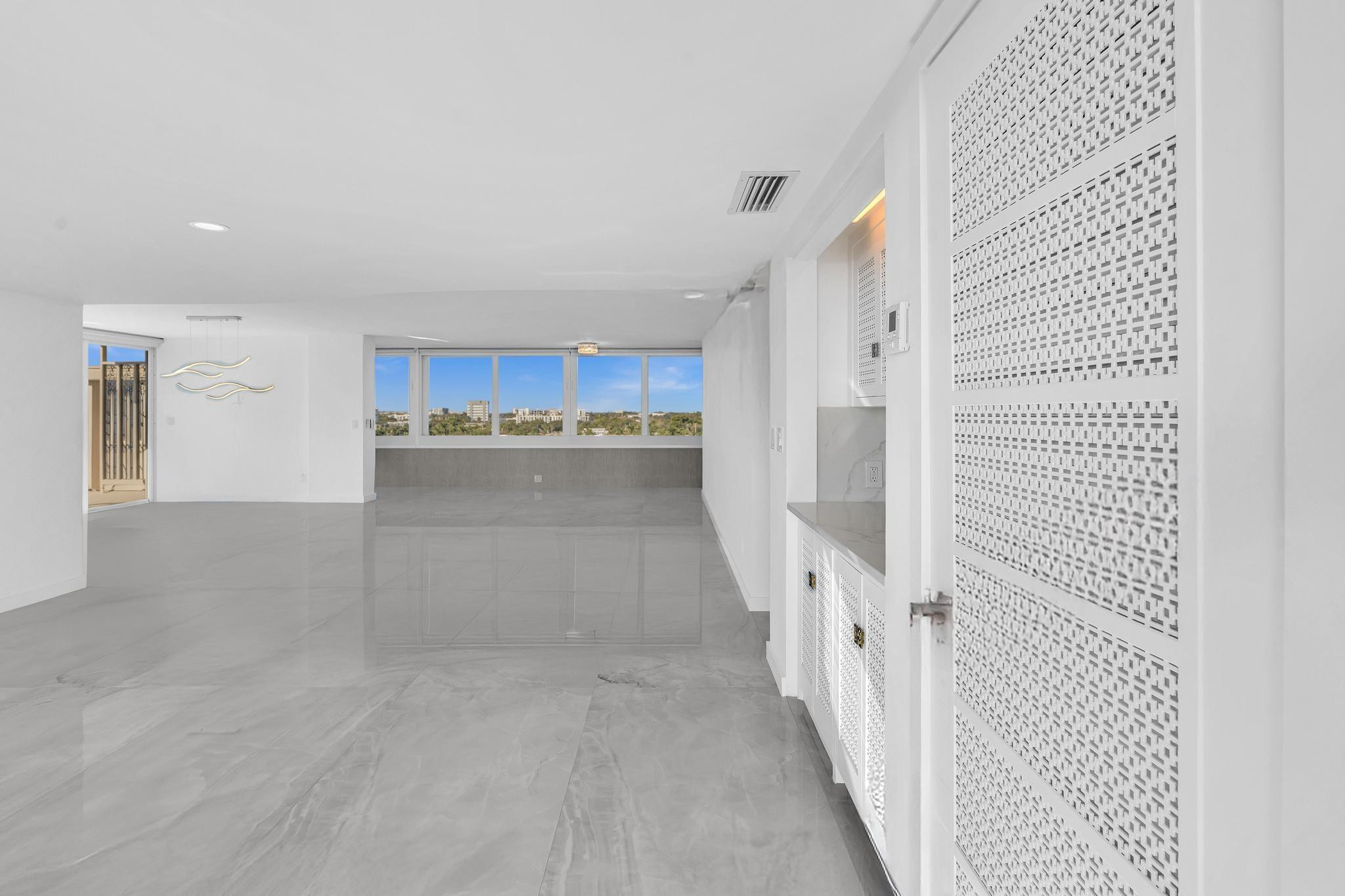 201 N Riverside Drive 802