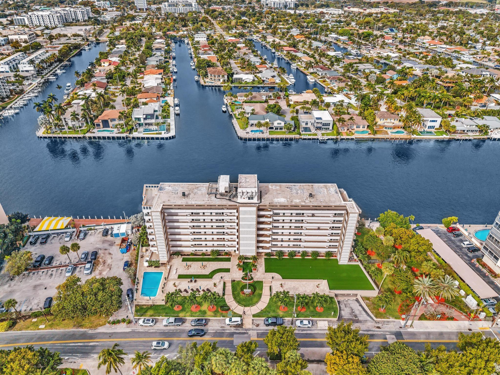 HARBOR HOUSE APT CO-OP - Residential