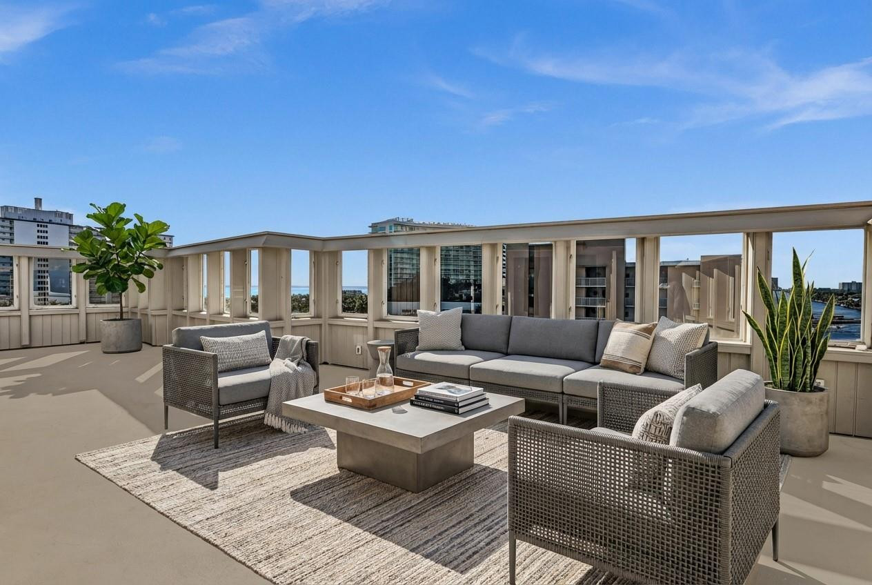 HARBOR HOUSE APT CO-OP - Residential