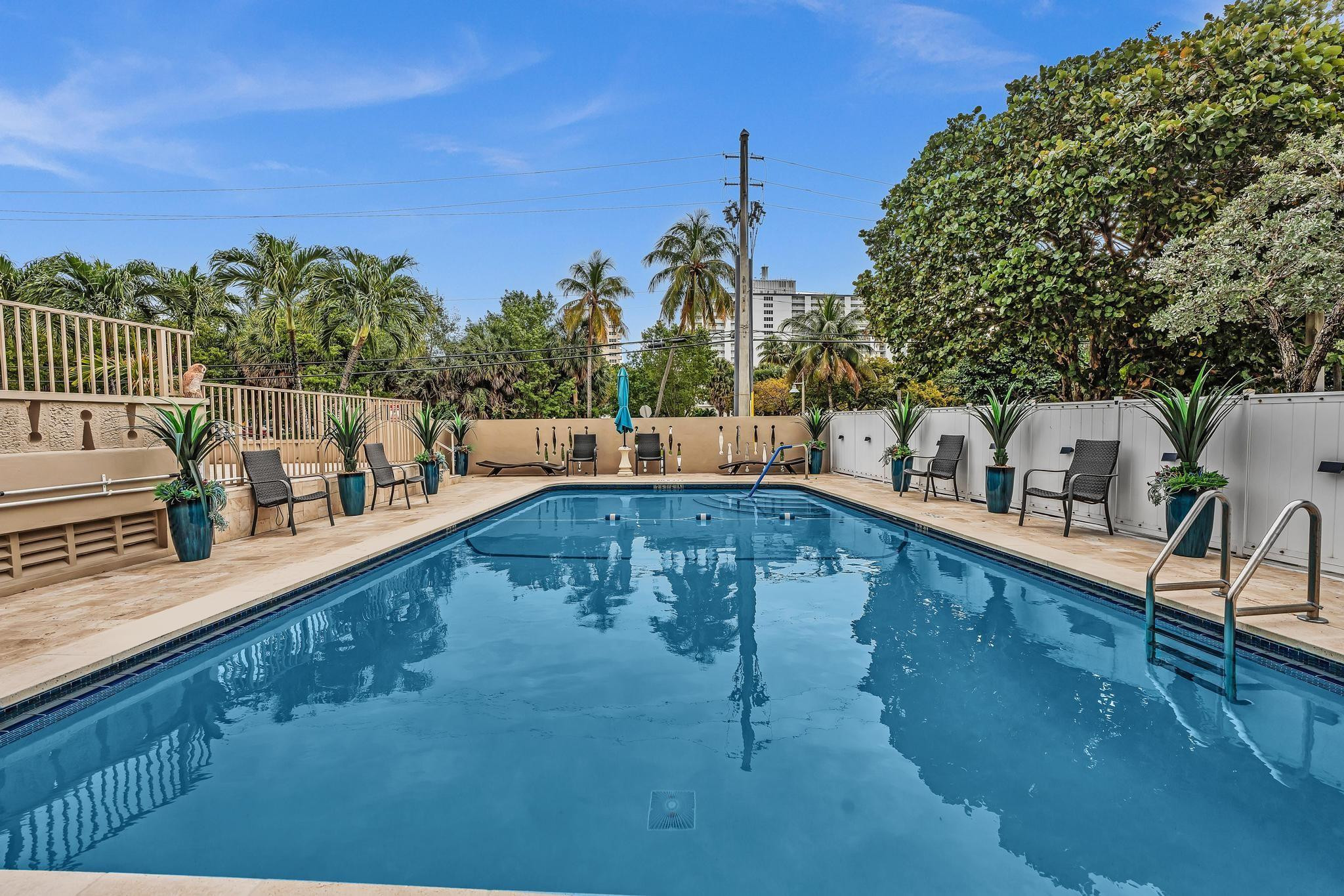 HARBOR HOUSE APT CO-OP - Residential