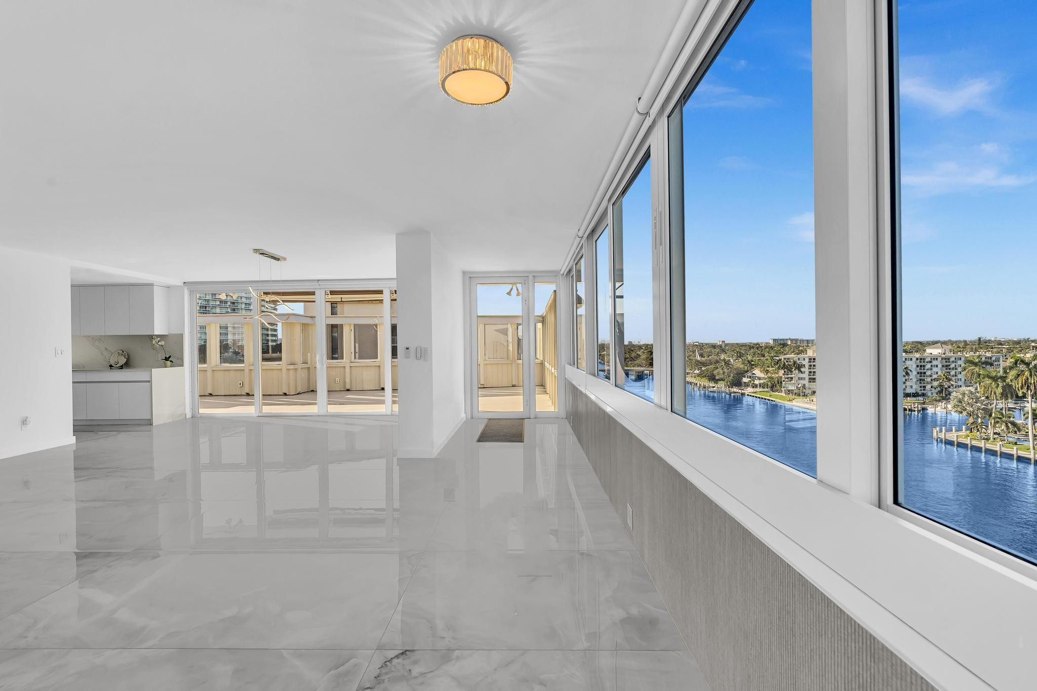 HARBOR HOUSE APT CO-OP - Residential