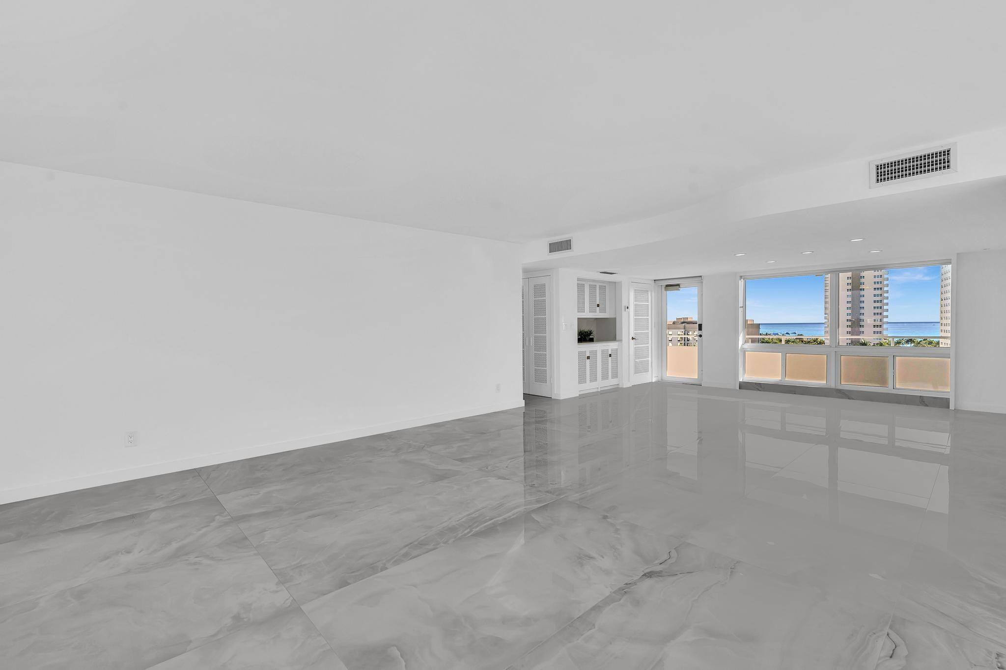 HARBOR HOUSE APT CO-OP - Residential