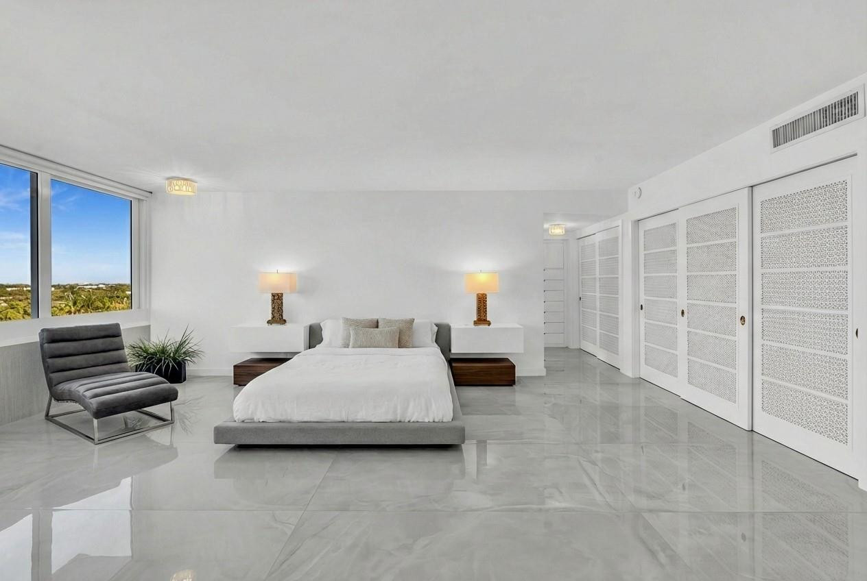 HARBOR HOUSE APT CO-OP - Residential