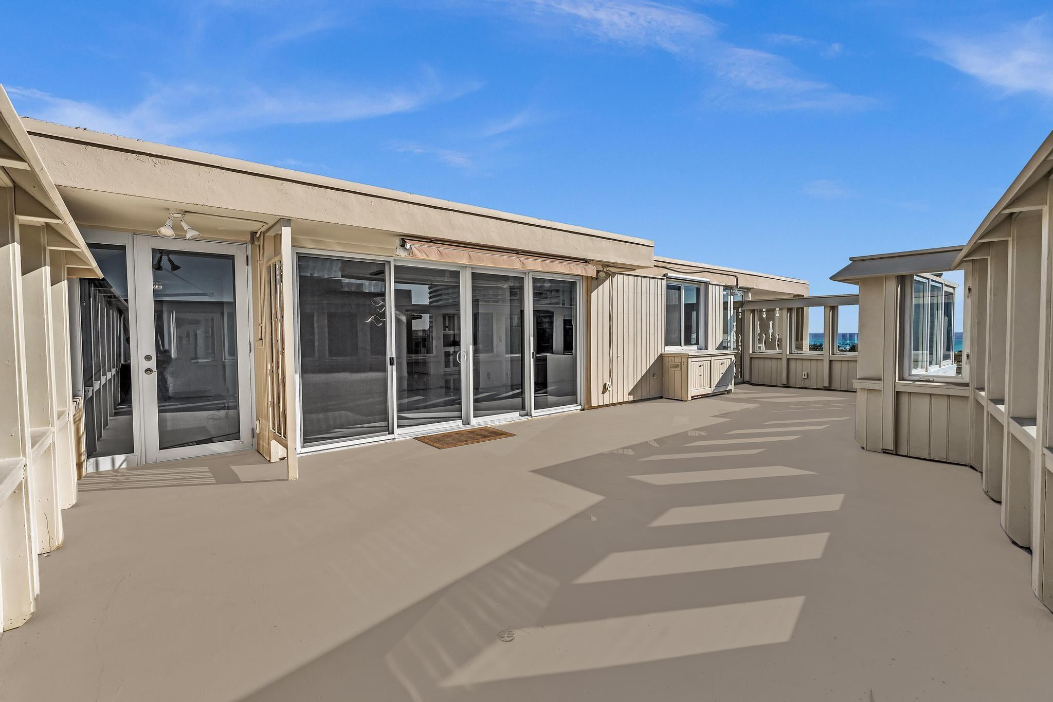 HARBOR HOUSE APT CO-OP - Residential