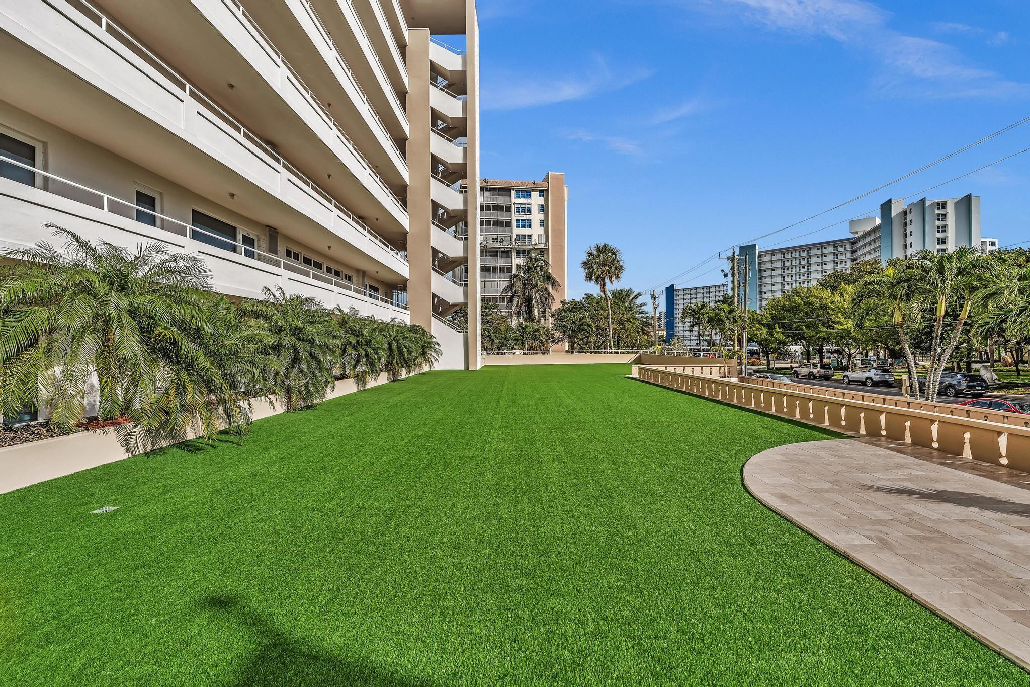 HARBOR HOUSE APT CO-OP - Residential