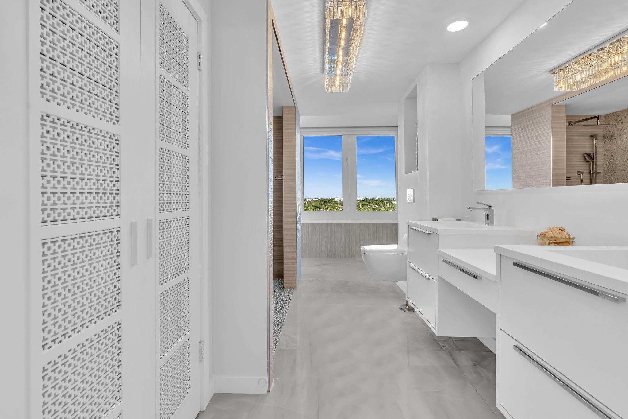 HARBOR HOUSE APT CO-OP - Residential