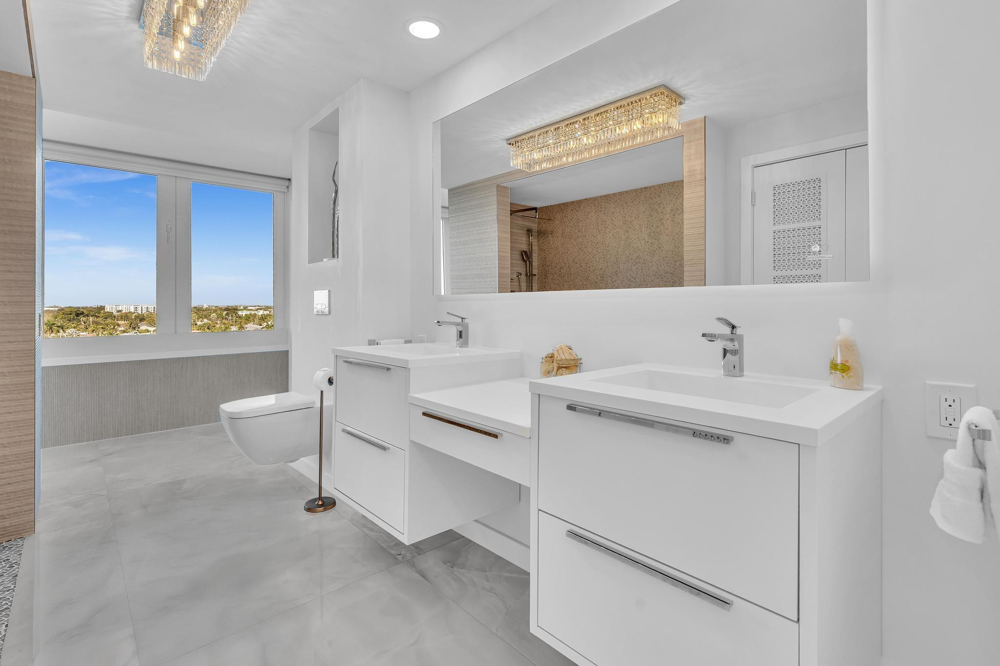 HARBOR HOUSE APT CO-OP - Residential