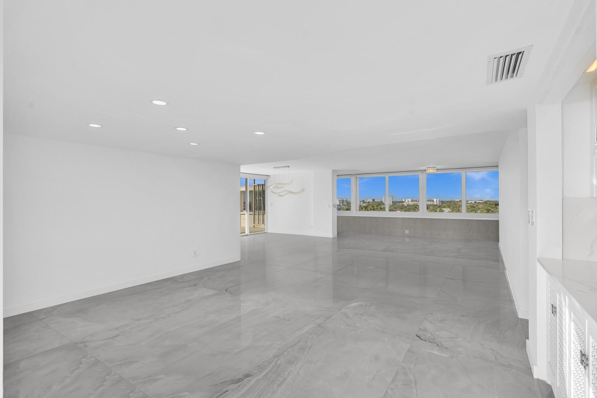 201 N Riverside Drive 802