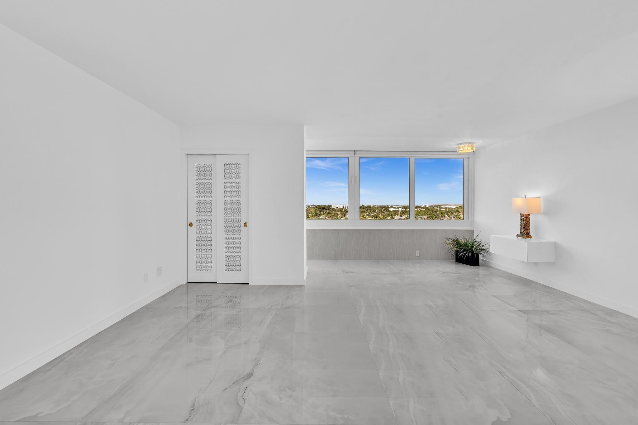 HARBOR HOUSE APT CO-OP - Residential