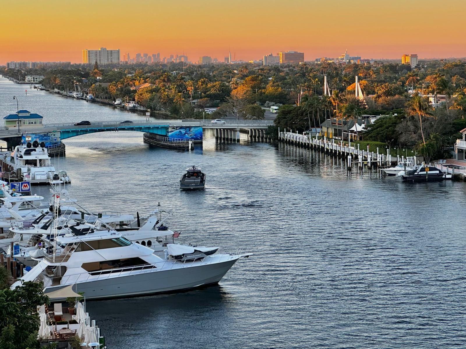 HARBOR HOUSE APT CO-OP - Residential