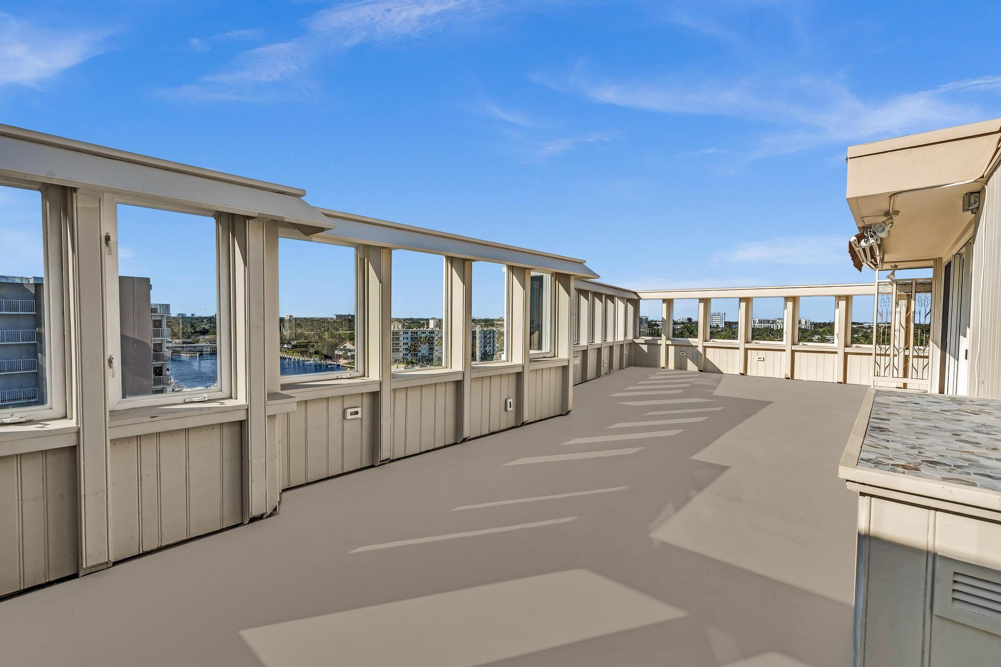 HARBOR HOUSE APT CO-OP - Residential