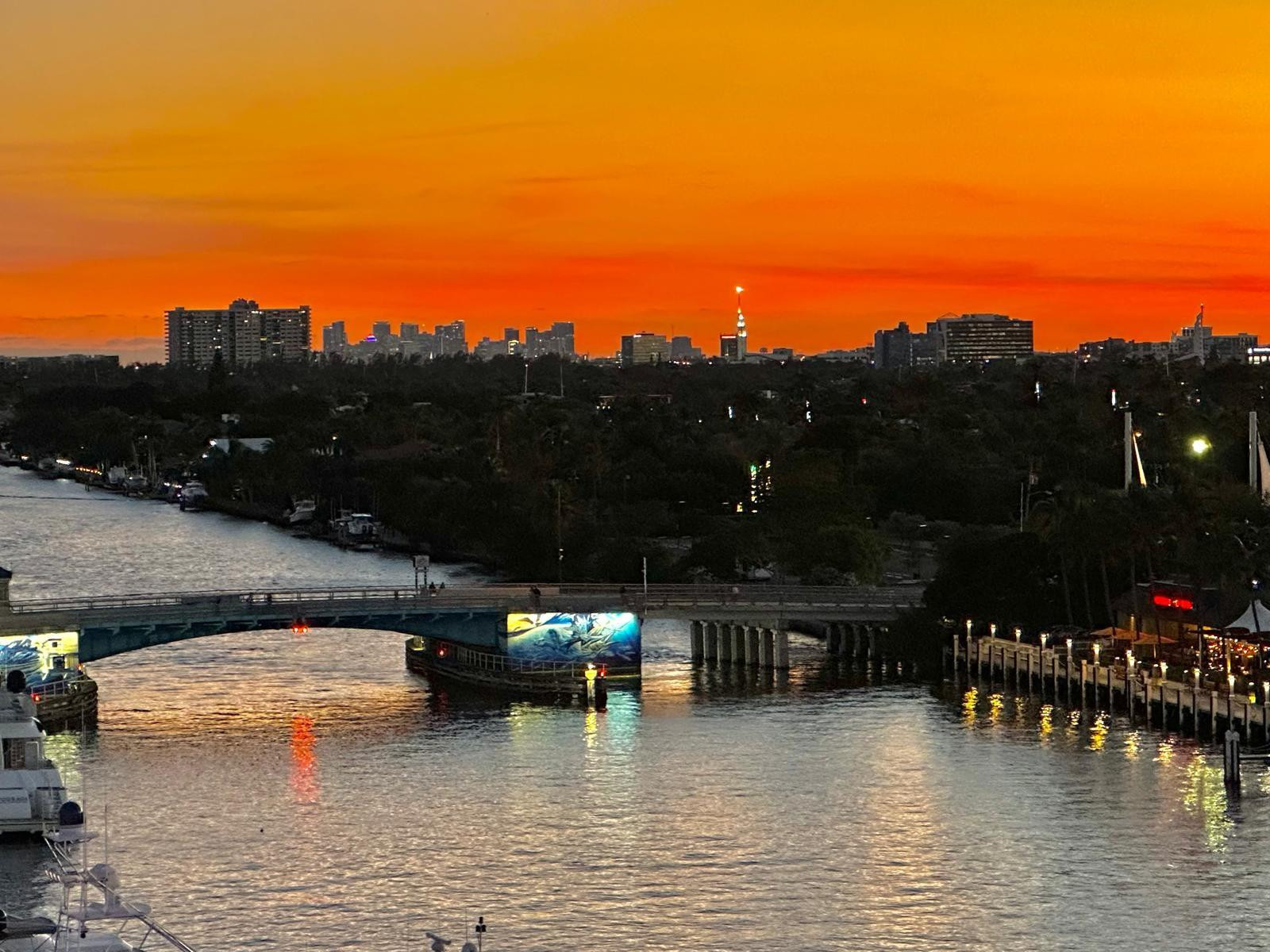 HARBOR HOUSE APT CO-OP - Residential