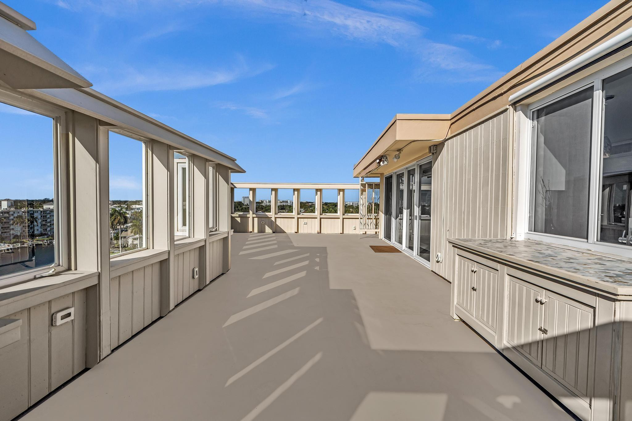 HARBOR HOUSE APT CO-OP - Residential