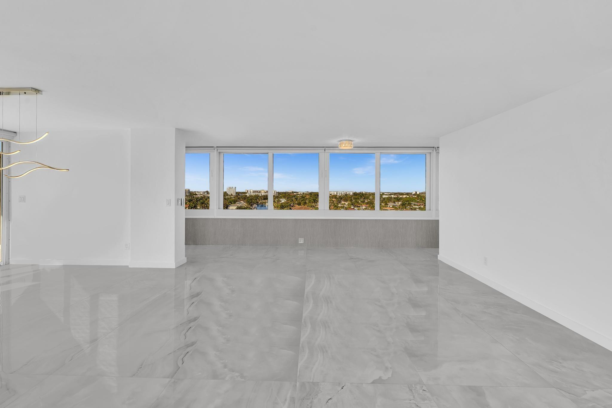 HARBOR HOUSE APT CO-OP - Residential