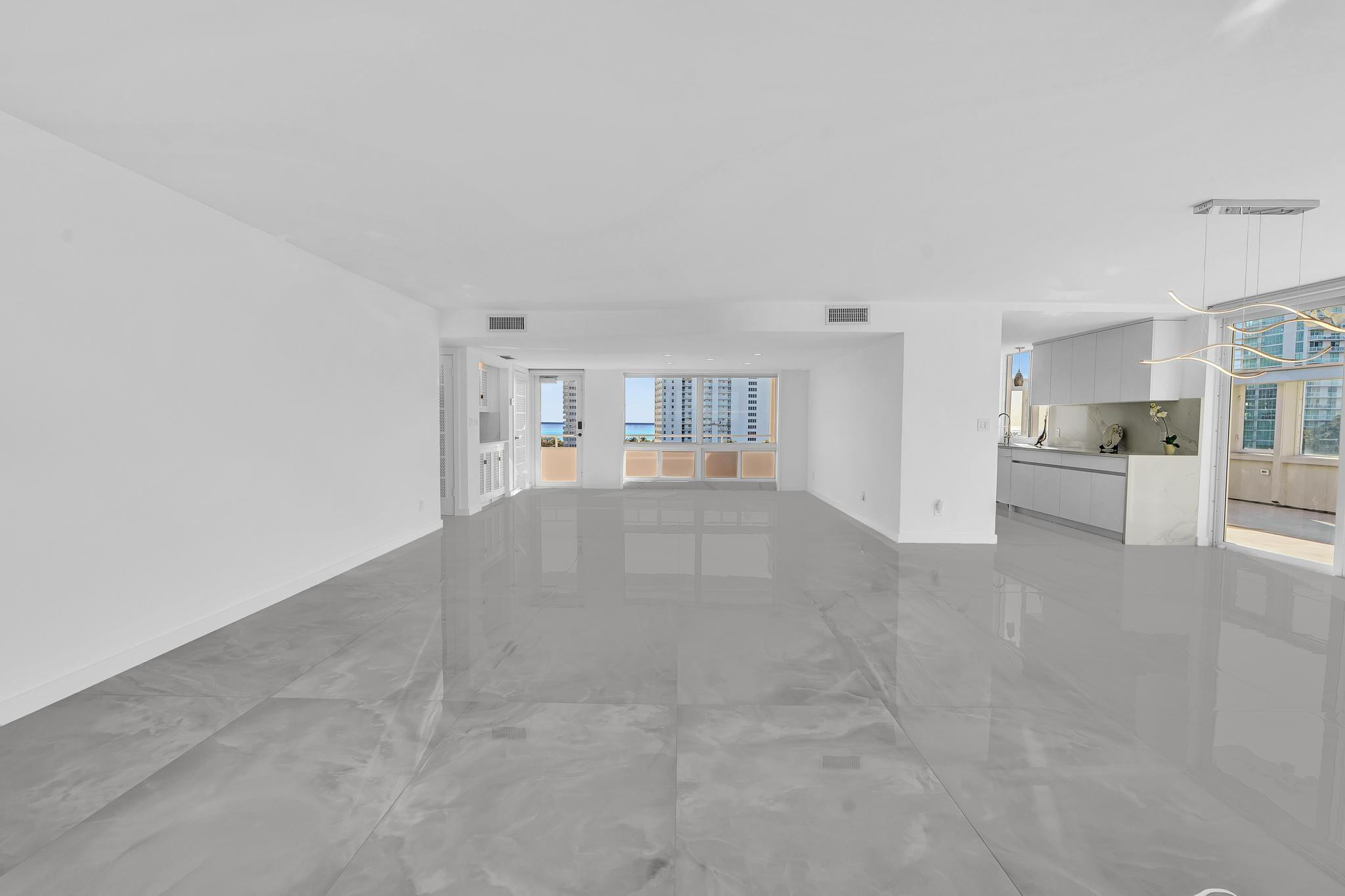 HARBOR HOUSE APT CO-OP - Residential