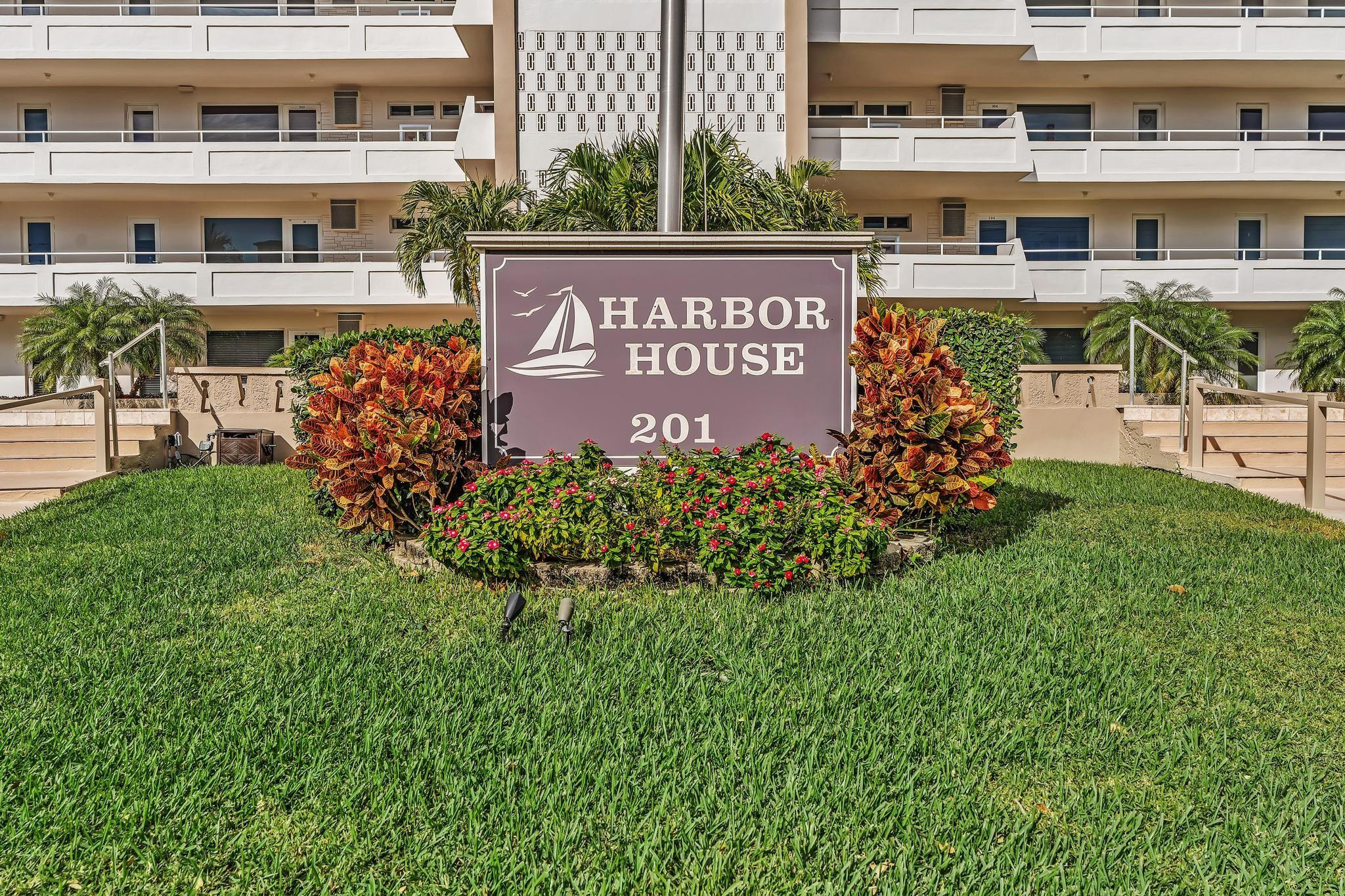 HARBOR HOUSE APT CO-OP - Residential