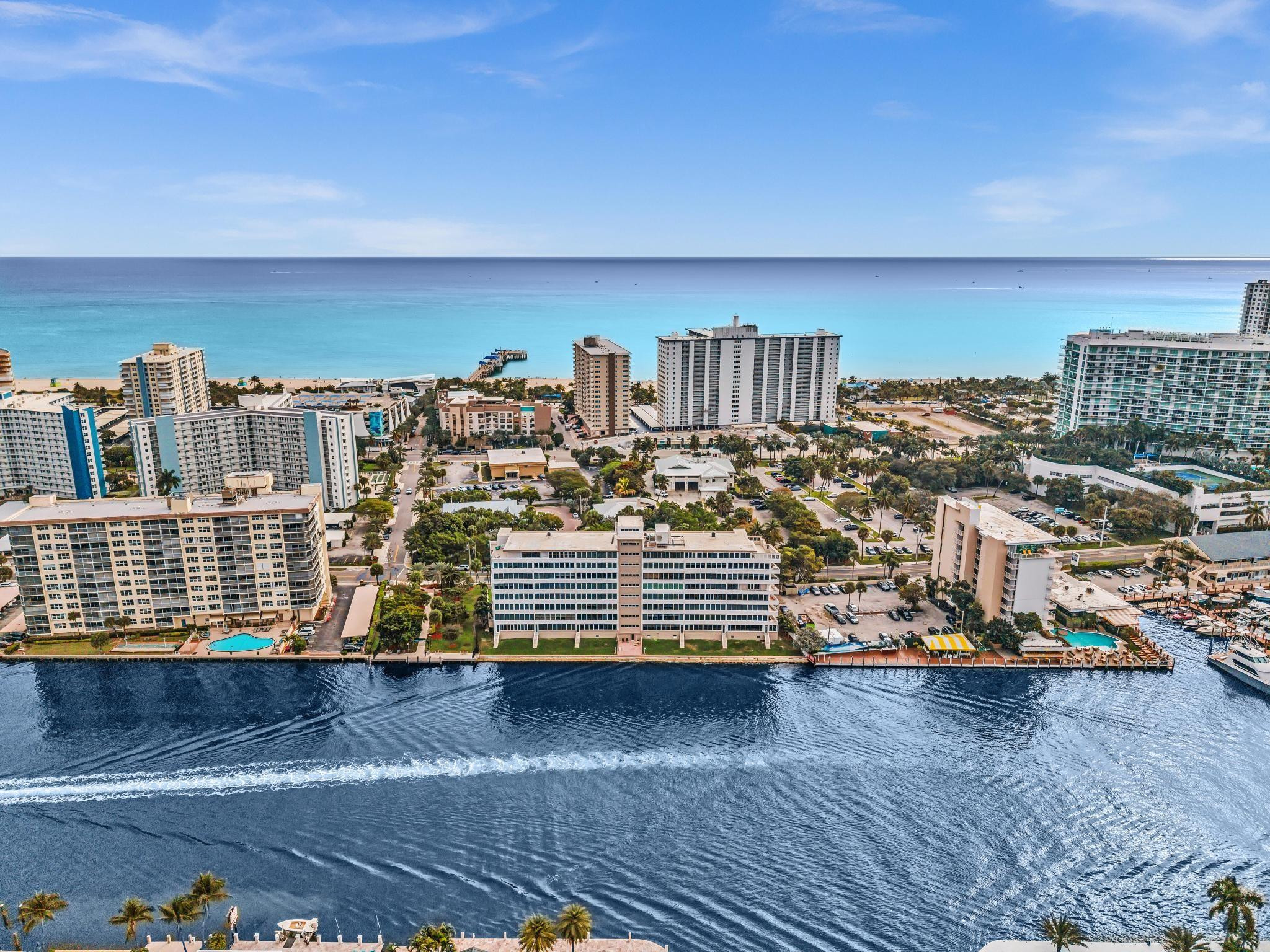 HARBOR HOUSE APT CO-OP - Residential