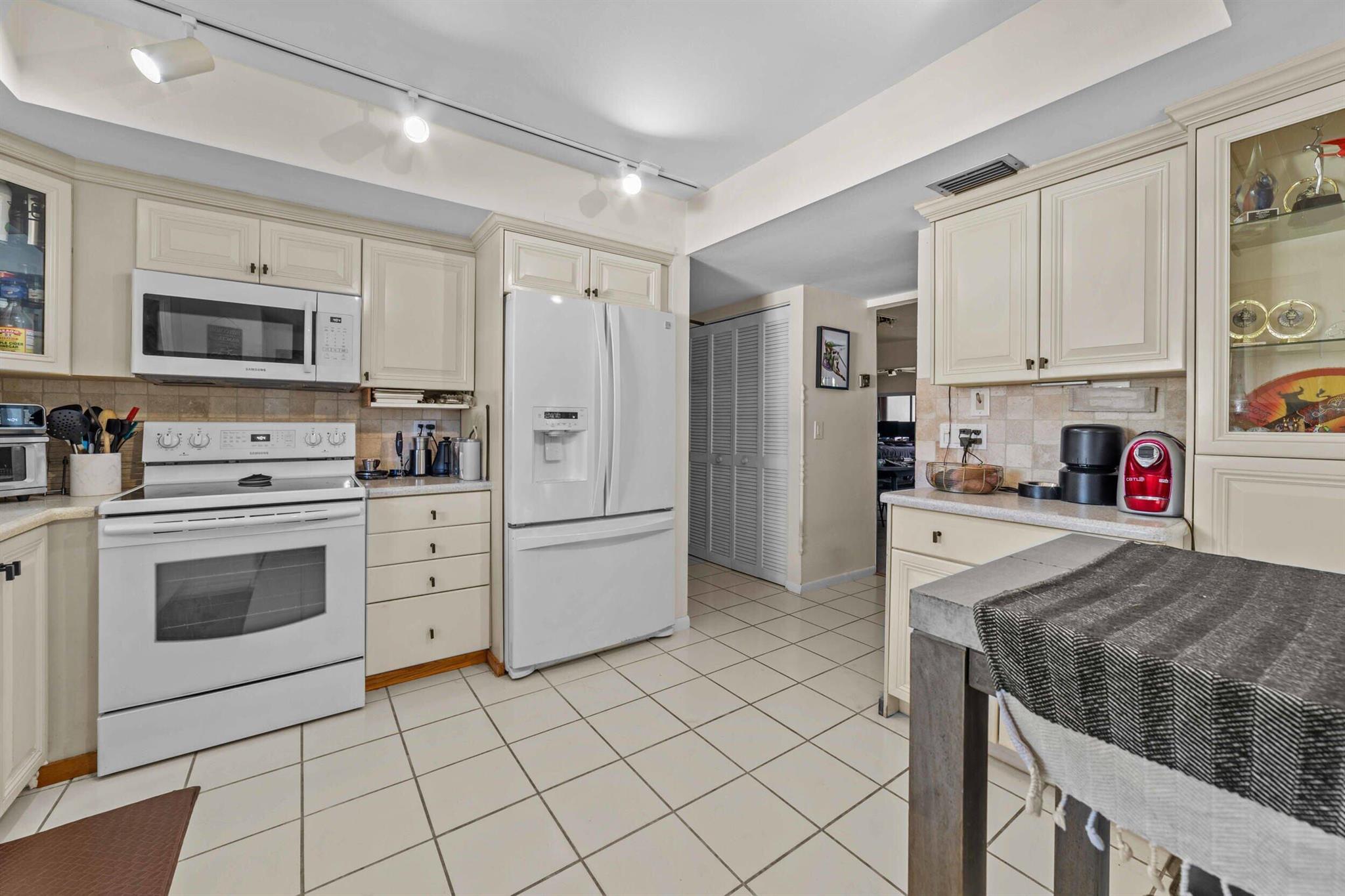 HOMEWOOD LAKES SEC D - Residential