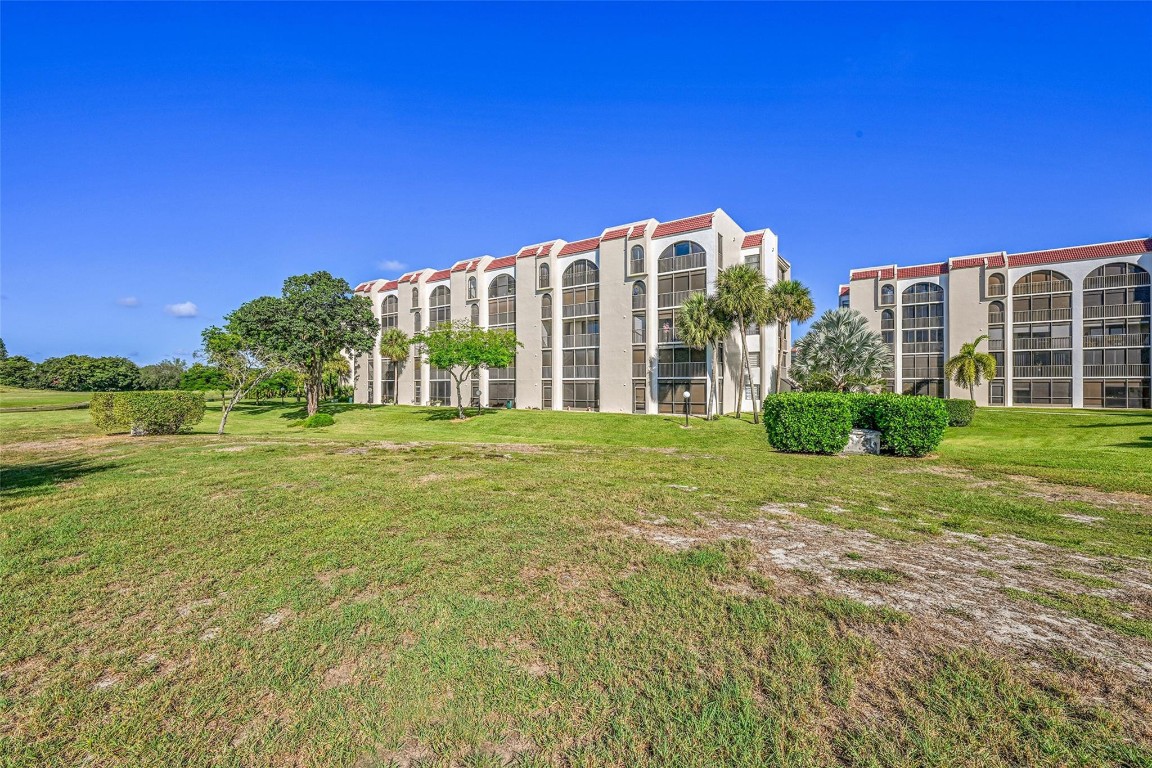 LAKES OF ENVIRON - Residential