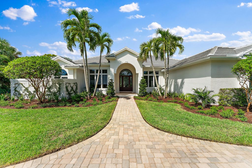 Photo of 4665 SE Waterford Drive, Stuart, FL 34997 (MLS # R10921138)