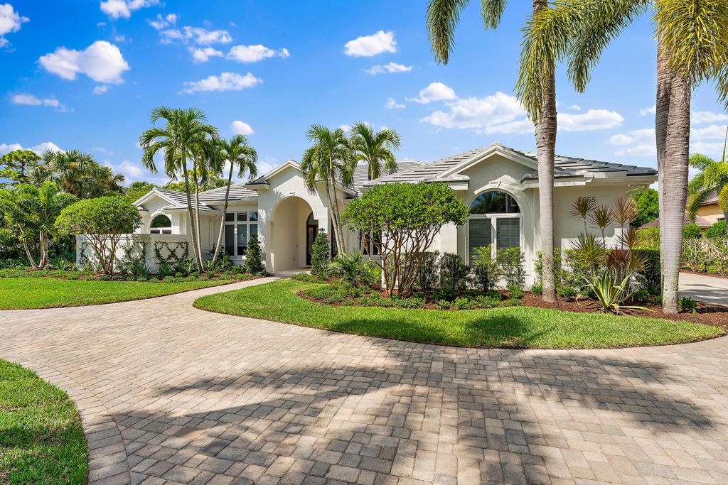 Photo of 4665 SE Waterford Drive, Stuart, FL 34997 (MLS # R10921138)